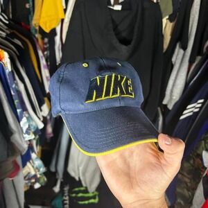Vintage Y2K ulcer tag 2000s 00s‎ Nike navy and yellow cap